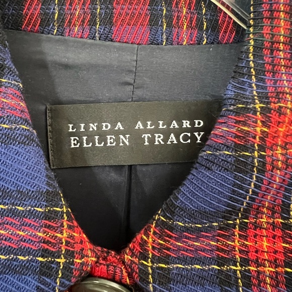 ELLEN TRACY LADYS SHORT BLAZER SIZE 12 CAN BE WORN WITH JEANS OR DRESS S…VEN23 - Picture 10 of 16